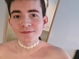 Prettyboi2000x: Eerste video van velen! Ik hou van deze choker Haha,...