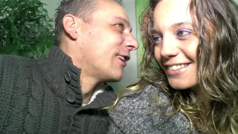 Amateur Pornos XXX: Хайді Фік Шлампе, дикий диван, тріо