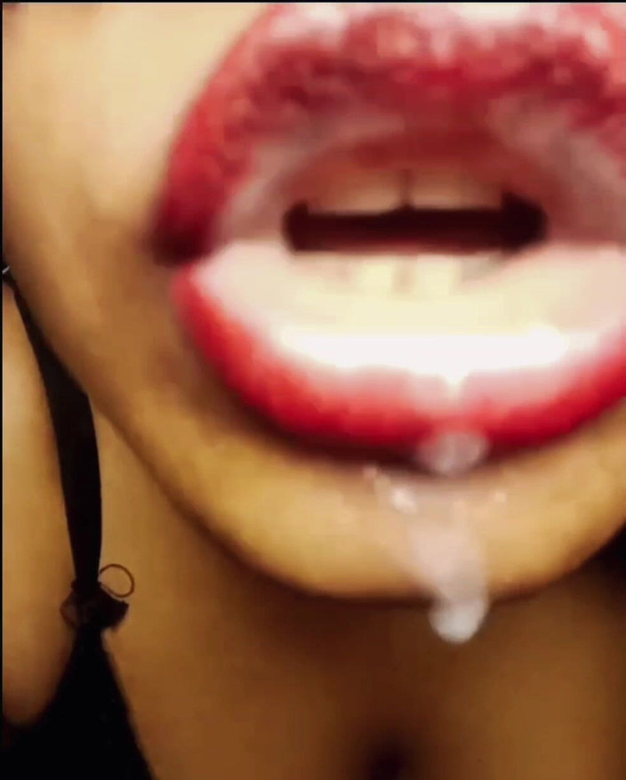 HotlisaAct: 집에서 즐기는 핫한 인도 소녀 자기 만족