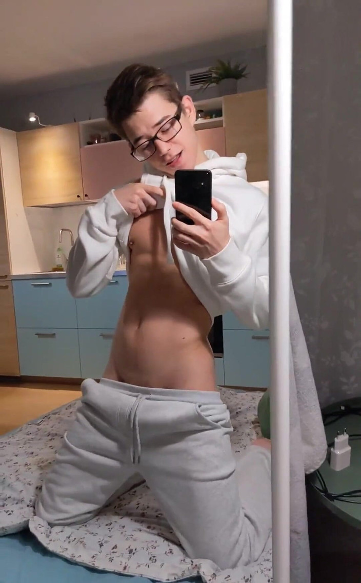 Alex Davey: Hotfotolar ve videolar bana arkadan sarılmak isteyen sizler için?