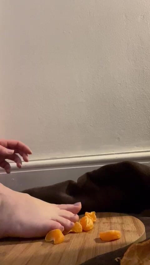 MeandMrs: Blote voeten verpletterend en oranje