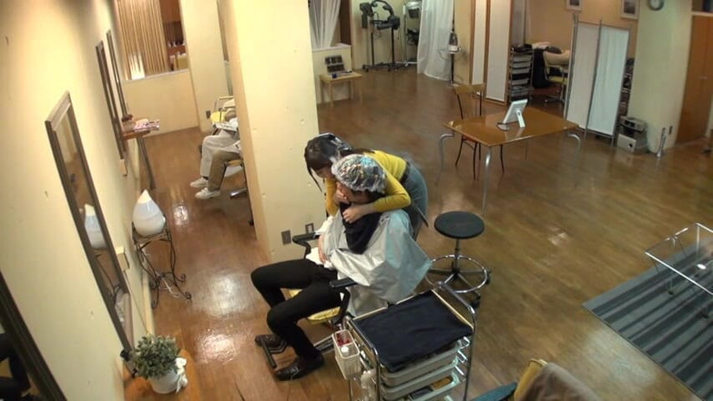 CherryBONBON: वह सैलून जहां हमारी आंखें बहुत बार थोड़ी मिलती हैं