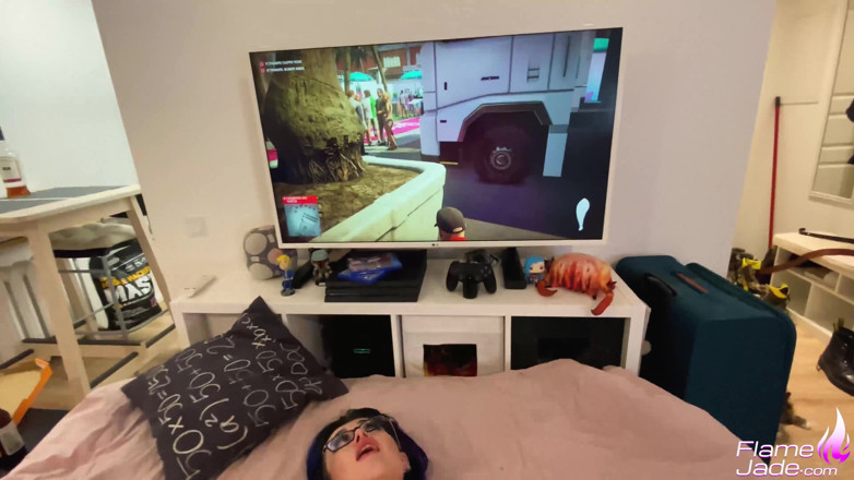 Flame Jade: Distracted girlfriend from playstation sensual sex