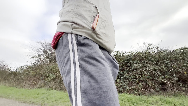 MrMagicDevil: Я коммандос на прогулке, носить мой новый кончаю