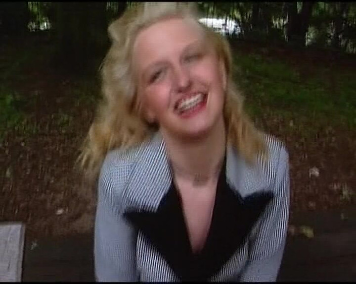 German Amateur Videos: Amatérská holka z Německa si hraje se svou hračkou