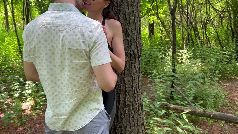 Serenity Cox: Istri dicrot dua kali di dalam di hutan umum sama 2...