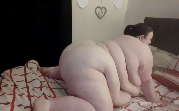 SSBBW Lady Brads: Fantezie cu futai pe la spate cu o femeie super-mare și...