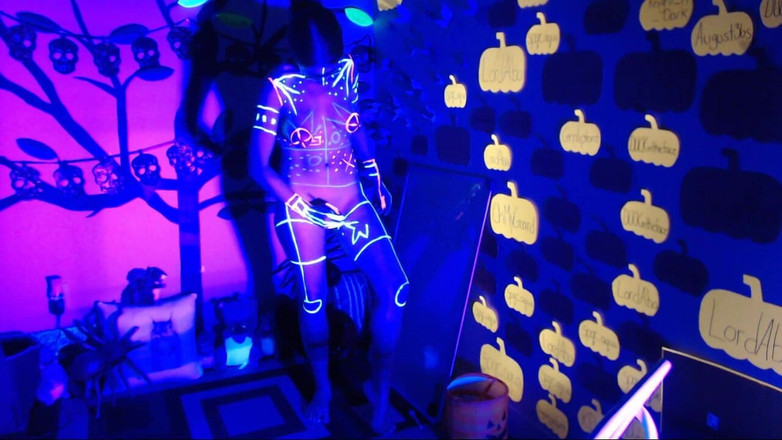 Lacey Bloom: Live black light body paint show 4256