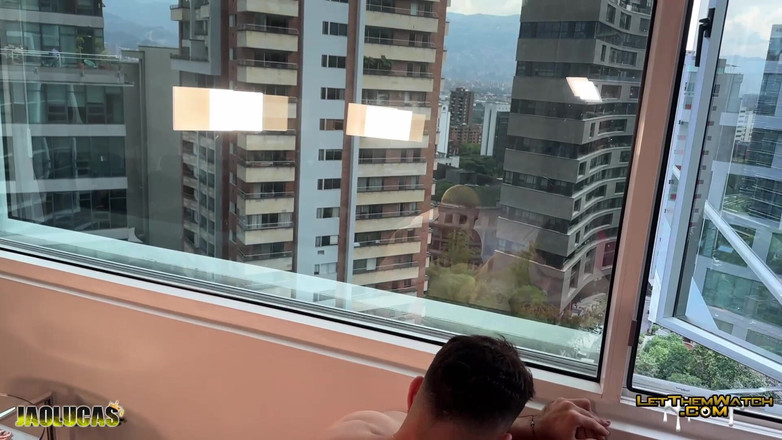 Let them watch: Hung big dick latinos muscle bubble fodido em pêlo sem...