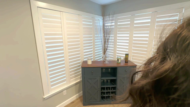 EmmasBetterLife: 배다른아빠가 의붓아빠를 따먹는 동안 나는 놀고 있다