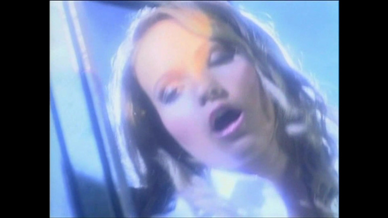 The Power of Love: Velký tvrdý penis udeří těsnou mokrou kundičku