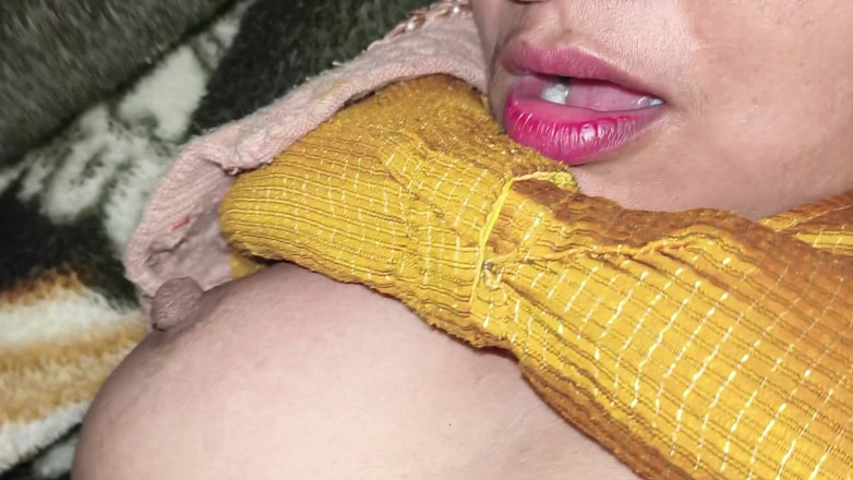 Village studio: Cận cảnh liếm âm hộ và làm tình sâu với chị...