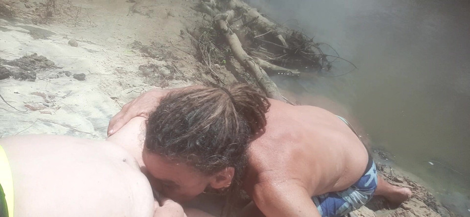 Tomsorte and Loiracasada: 私の友人を吸う