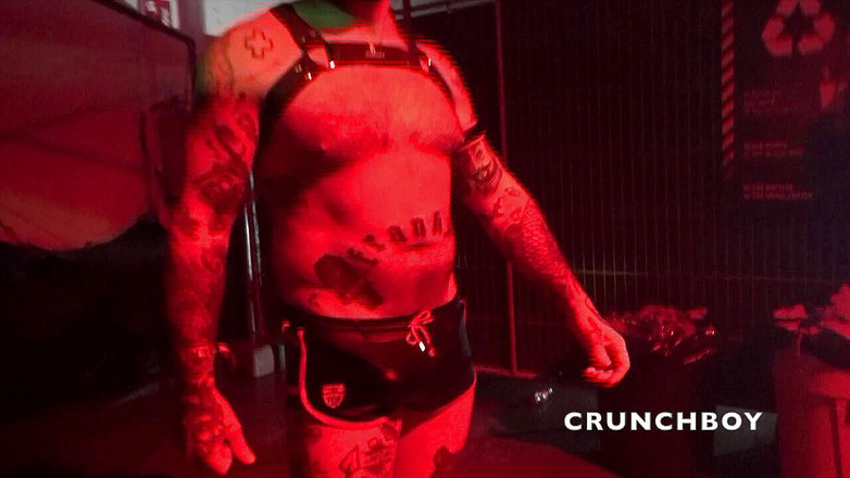 BERLIN BAREBACK CLUB: Sesi fisting untuk Ashley Rider dan Francy T.