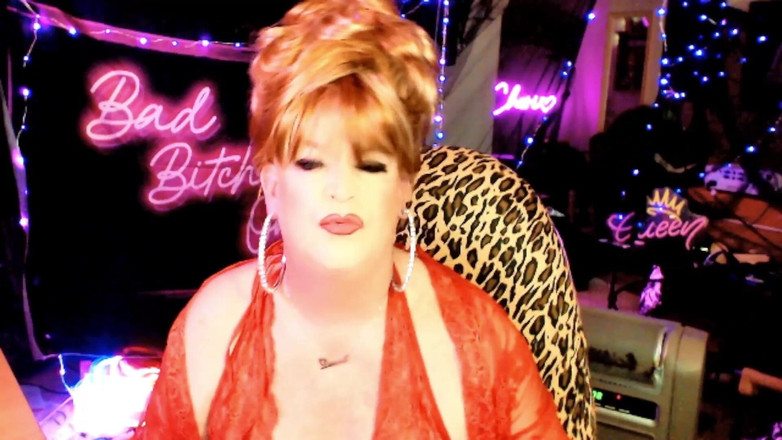 FemmeCheri120: 短いストリップ