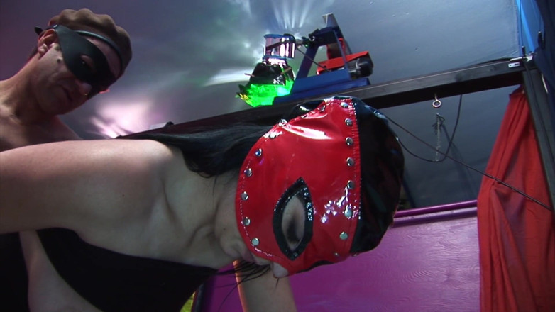 Mega extrem: Submissive slave girl gets strict punishment by her master
