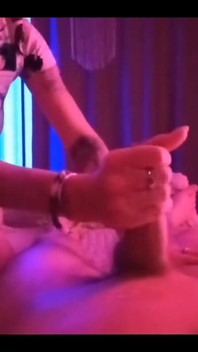 Vedere la persoana 1 cu labă cu picioarele cu pula călărește și m-a făcut să ejaculez din nou cu labă lungă