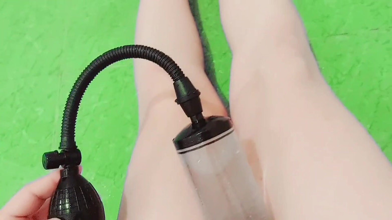 Kitty_Cross: Непереборна фембойка повільно демонструє це гарне тіло