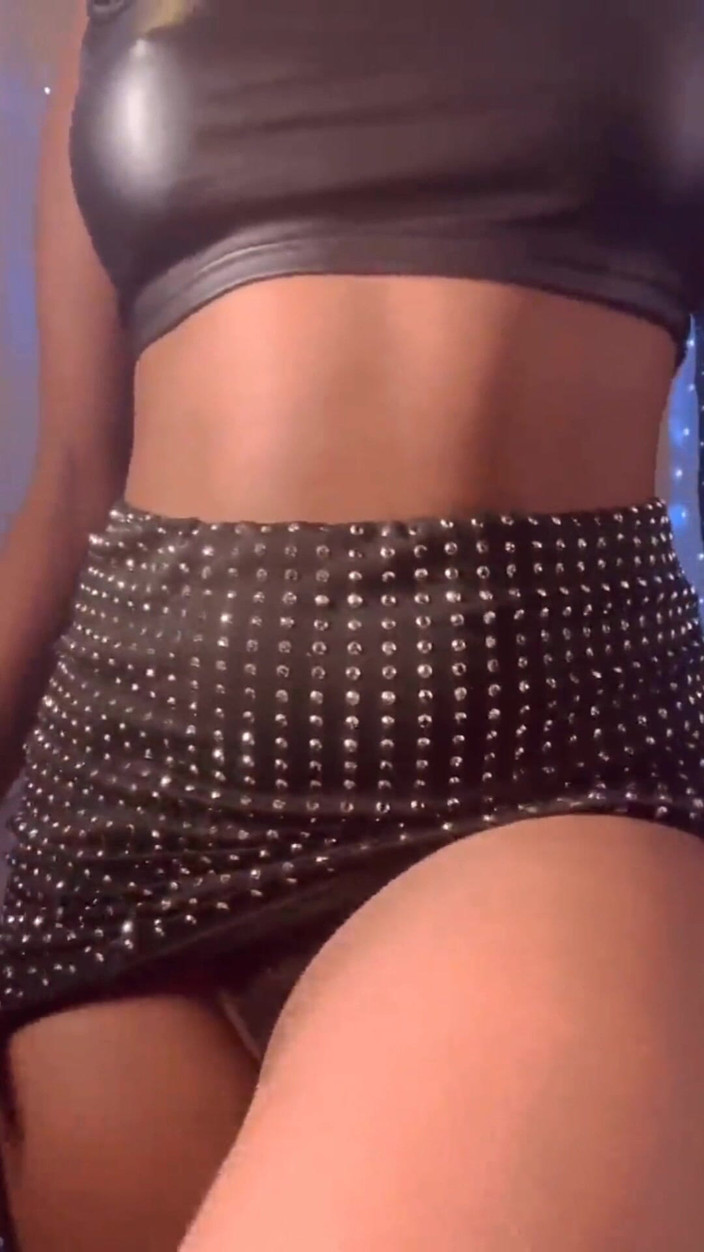 Amante anal: Ho Sedotto Mio Patrigno per Fargli Sesso Anale, E Così È...