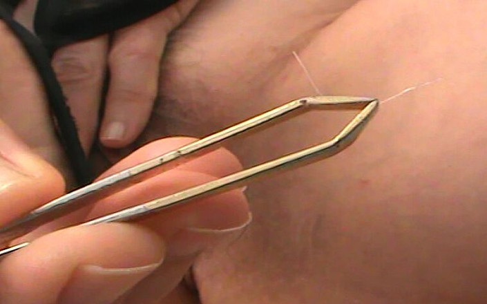 Brazilian_Miss: ワックスフェチのお尻とマンコの毛を剃られる