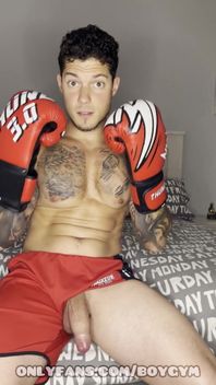 Gay Boxing with a Big Cock!!