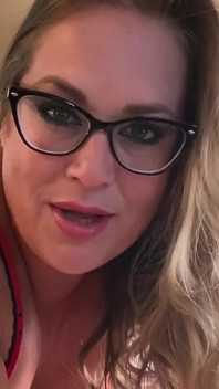 Lilybay the Stepmom Gets a BBC Interruption Rp