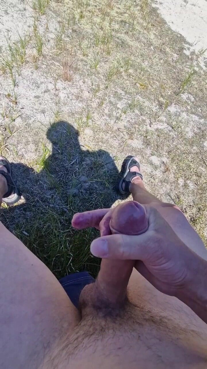 Lysyosiem: Pancutan mani di luar pantai awam