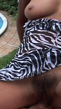 Stepdaughter Fucked in the Garden!