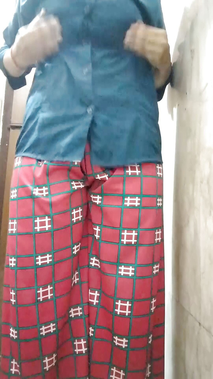 Riyathakur: Çıplak Desi genç ep. 28