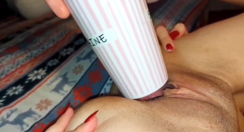 MaksDana33: Подвійне вагінальне проникнення, різні предмети вводяться всередину