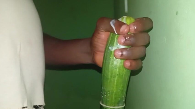 Badman4606: 慢又好又慢地抚摸我的黄瓜