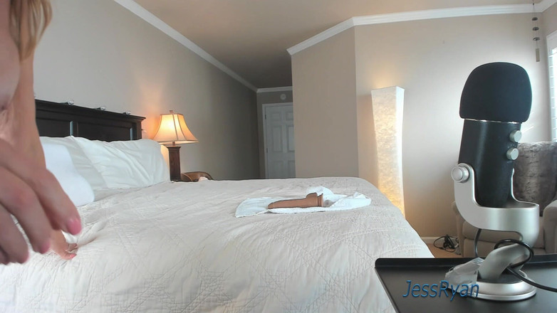 JessRyan: Милфа соблазняет молодого мужчину под заказ