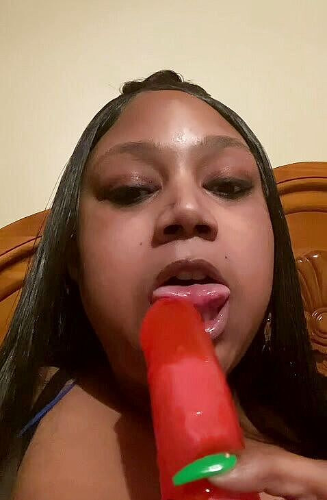 Misskelly80: Le tette coperte di miele