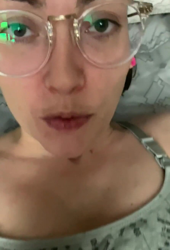 AdalynnX: 请射在我的屁股里