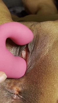 Hot MILF Masturbates up-close