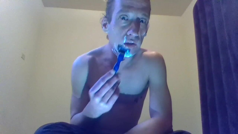 LilTaste: Transgirl Shaving Her Face