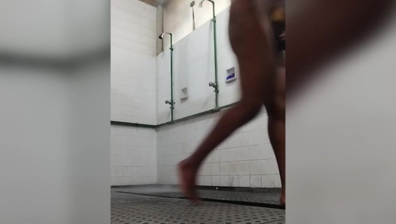 TheBlacKHunterr: 클럽에서 목욕