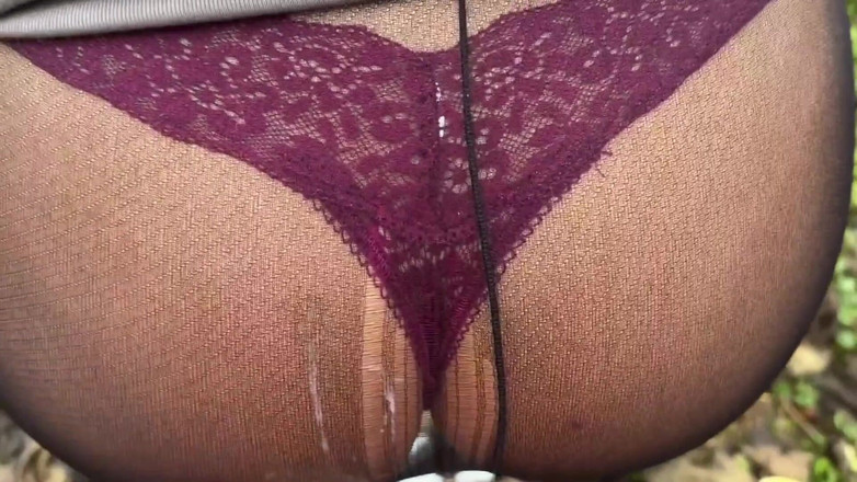 Christi: Di depan umum - ngentot mahasiswa