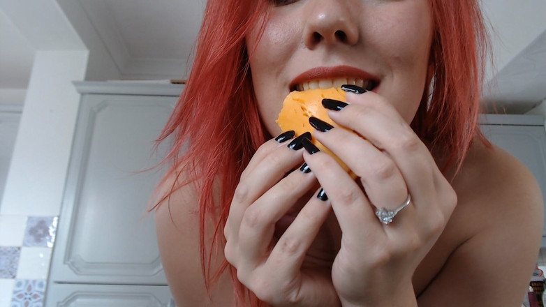 Ripley sweet studio: Giant tě jí k obědu