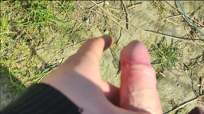 Sara B: Jerk and pee in the garden (POV)
