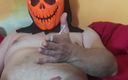 Couple_BBW: Un uomo in maschera di halloween ed un collant di...