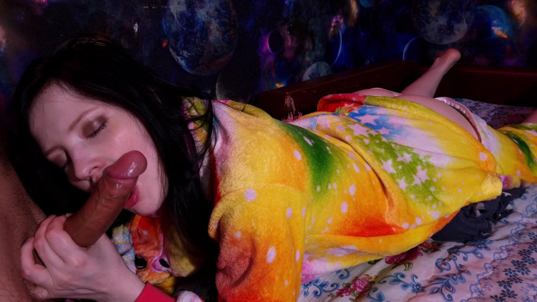 Vaisiti7: Petite teen deepthroats and cumshot on lips