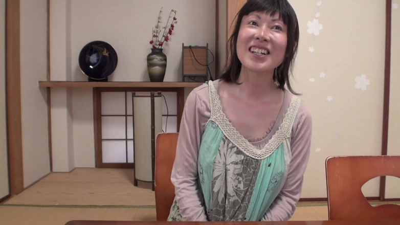 Japan Lust: Hot body Japanese cougar wants sex and creampie