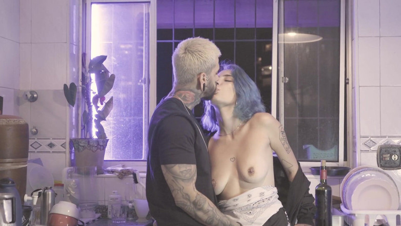 Docedeleite: Naughty Girl Gives Her Ass to Her Boyfriend and His...