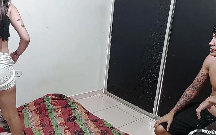 Rouss: Adik tiriku lagi latihan rutinitas dan menghangatkanku sambil aku nonton...
