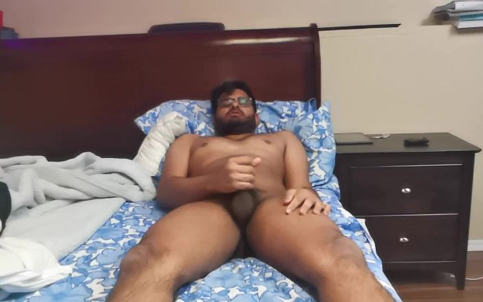 BaljeetNaked: Indiană păroasă care se masturbează și își expune curul gras