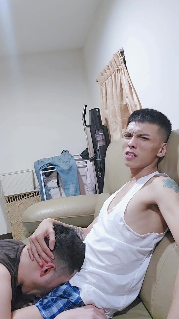 JustinXshow: 보지를 핑계로 삼는 이웃