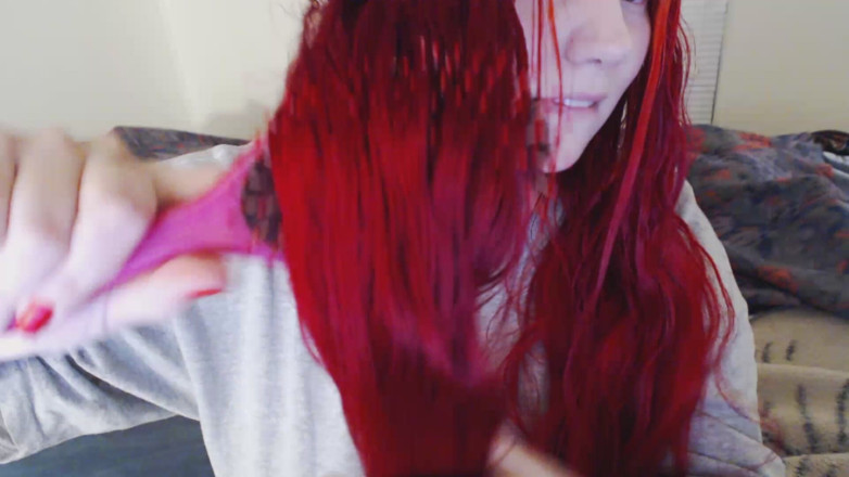 Scarlet Vixen: Mi spazzolando i miei lunghi capelli rossi