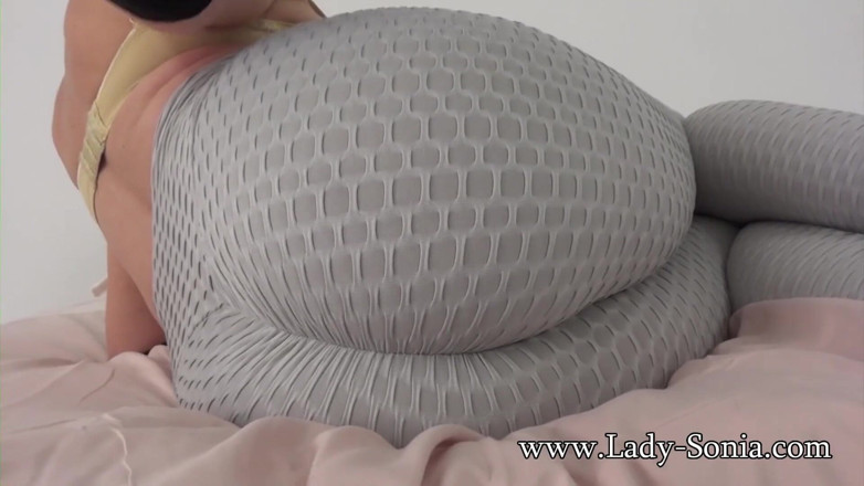 Lady Sonia: Lady Sonia - MILF lockdown in yoga pants