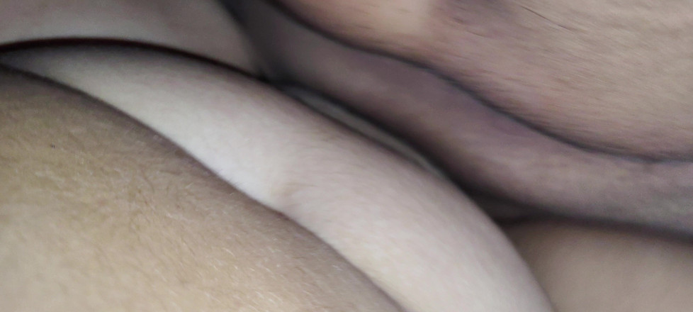 AngyAmazon: Mein schwarzer stier will isnide ohne kondom kommen, aber er...